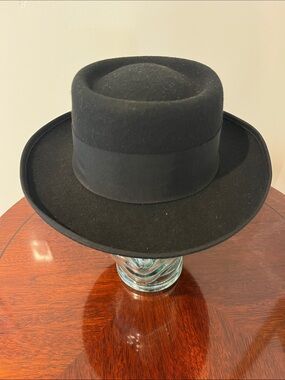 Vintage Liz Claiborne Black Flat Crown Wool Felt Hat in Original Box